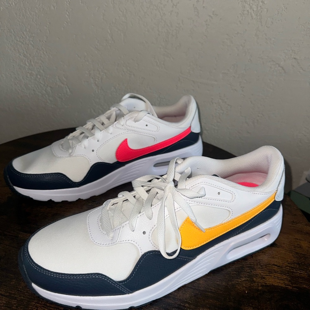 Nike Mens White and Yellow Sneakers